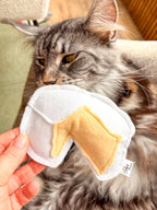 Jouet pour chat camembert en feutrine herbe a chat bio fait main France - La Boutique Pheline