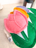 Jouet tulipe pour chat trois coloris rose violet moutarde herbe bio - La Boutique Pheline