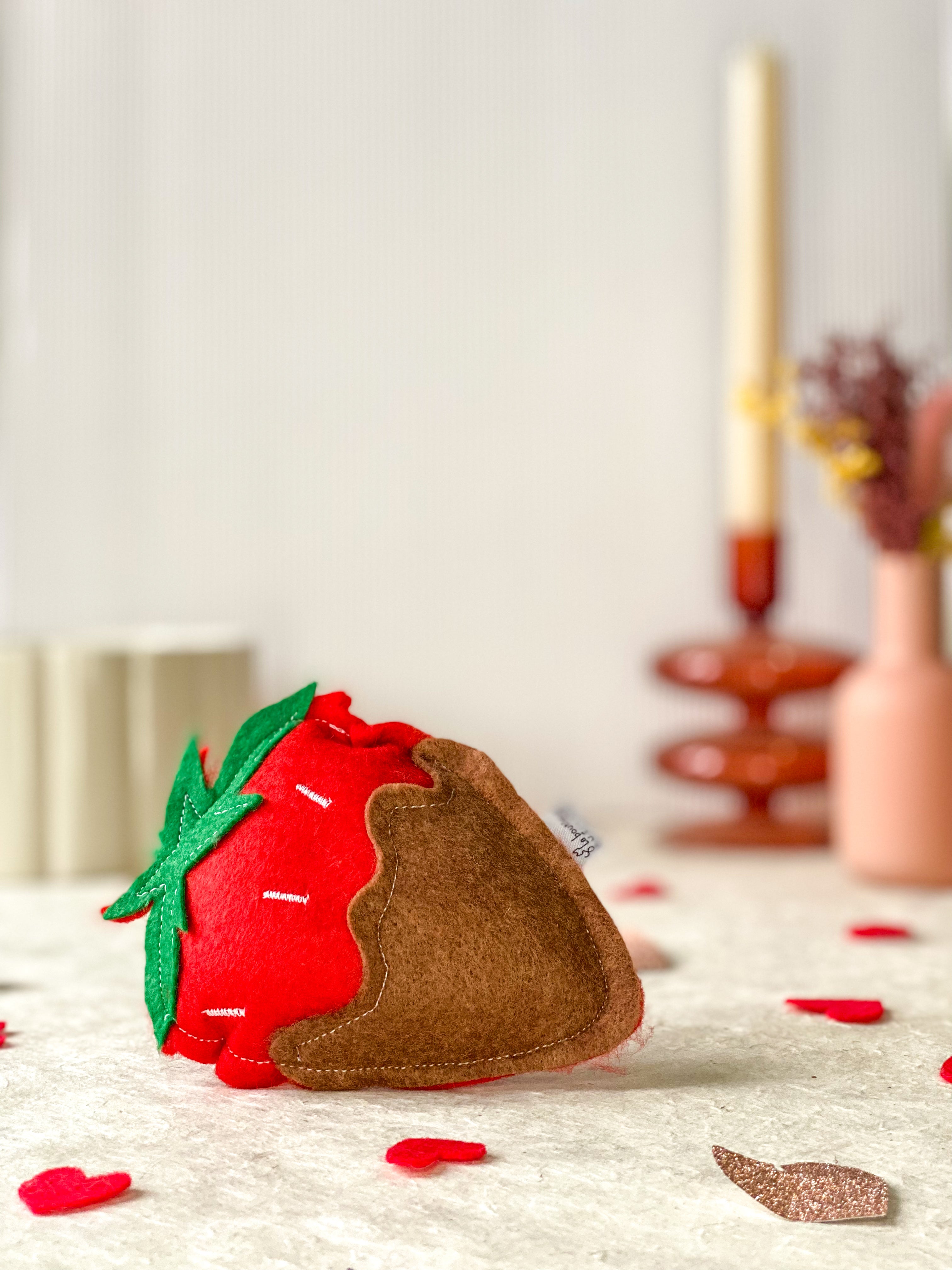 Jouet Saint valentin herbe à chat bio - Fraise